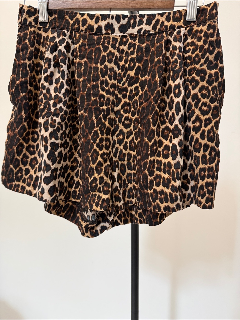 H&M Leopard Print High Waisted Flowy Shorts - Size 8